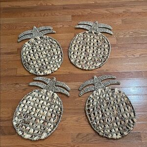 Woven Natural looking  Pineapple Placemats - Set of 4